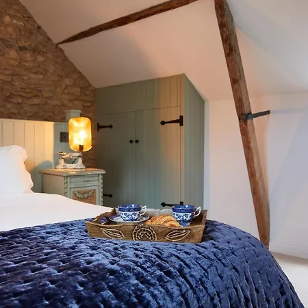 Holiday home Charming Grade Ii Listed With Wood-burning, Salt-water Hot Tub Near Malton