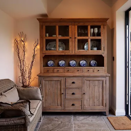 Casa vacanze Charming Grade Ii Listed With Wood-burning, Salt-water Hot Tub Near Malton