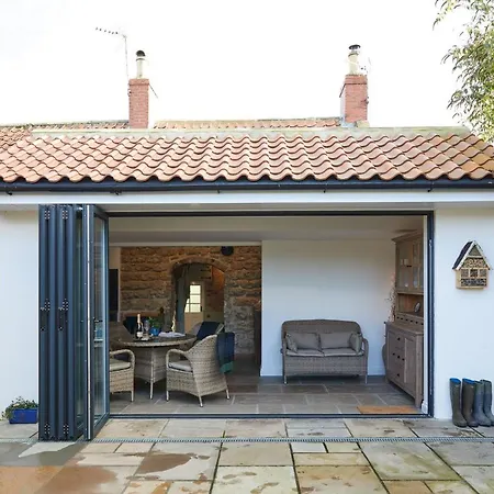 Charming Grade Ii Listed With Wood-burning, Salt-water Hot Tub Near Malton Casa vacanze Burythorpe