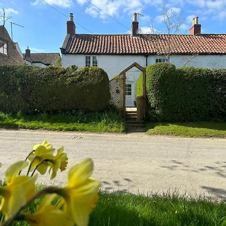 Casa vacanze Charming Grade Ii Listed With Wood-burning, Salt-water Hot Tub Near Malton