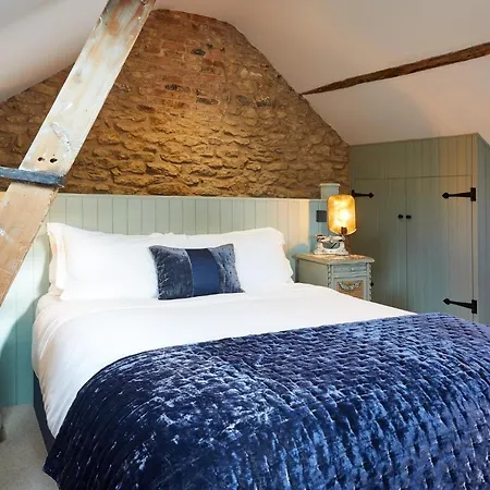Charming Grade Ii Listed With Wood-burning, Salt-water Hot Tub Near Malton * Burythorpe